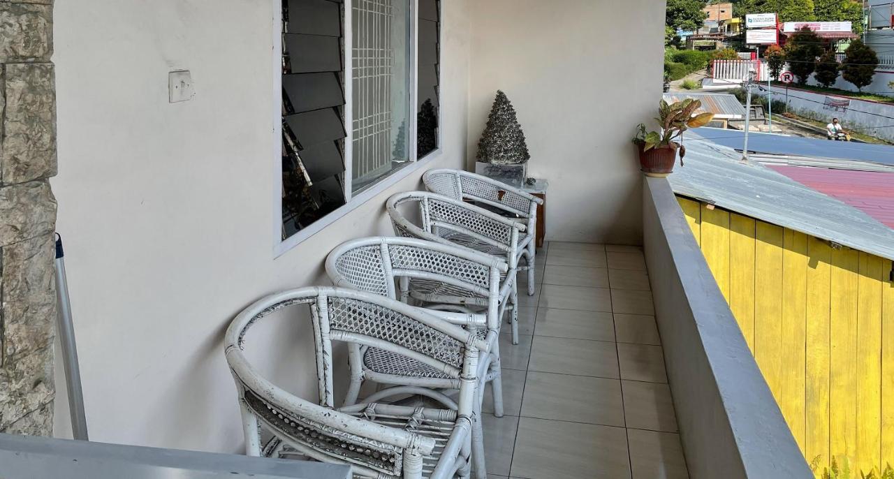 Valencia Homestay Redpartner Parapat Eksteriør bilde
