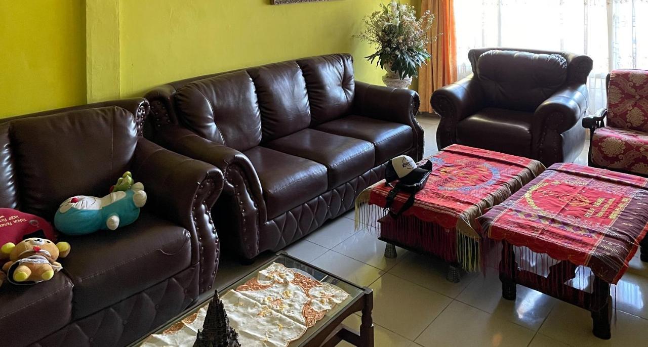 Valencia Homestay Redpartner Parapat Eksteriør bilde